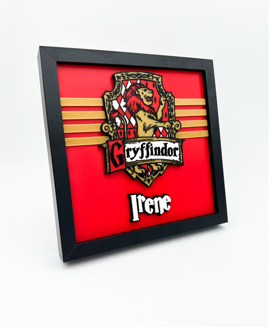 Cuadro Gryffindor impreso en 3D con relieve rojo y dorado vista de perfil