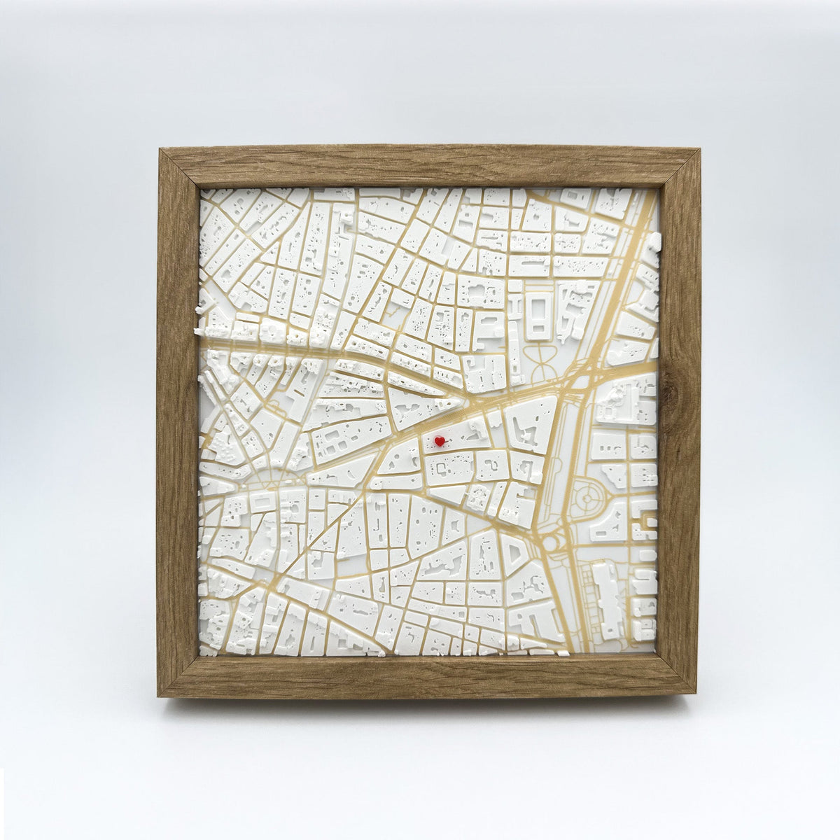 Mapa 3D impreso en PLA sobre marco de madera, fabricado por Moldea Estudio